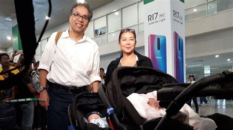 Mar Roxas on baby twins: I'm a dad and lolo at the .